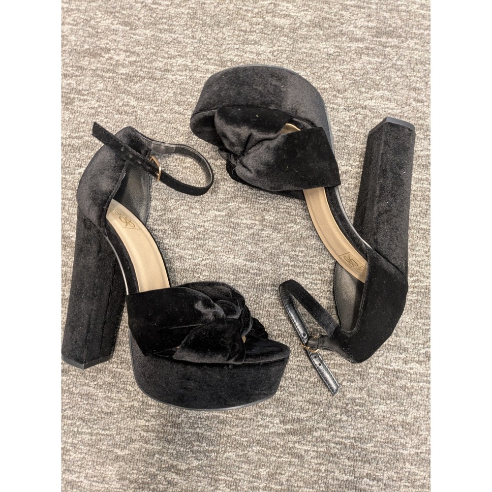 Speed Limit 98 Women's Size 6.5 Black Velvet Platform Block‎ Heels Ankle Strap